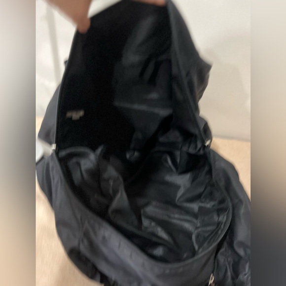 PUMA Black Nylon Gym/Overnight Shoulder Bag- Large (Pre-loved) - Picture 11 of 16